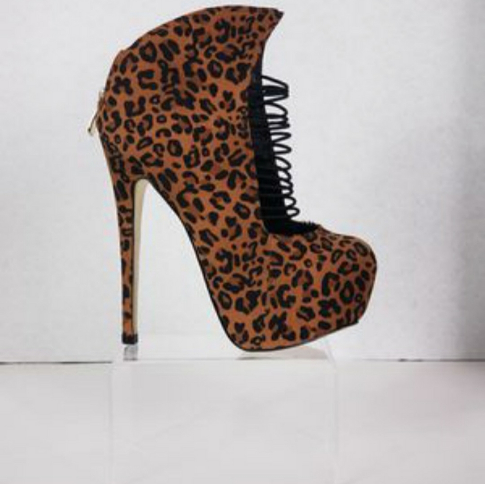 Cape Robbin Leapord Print 5" Heels Size 7
